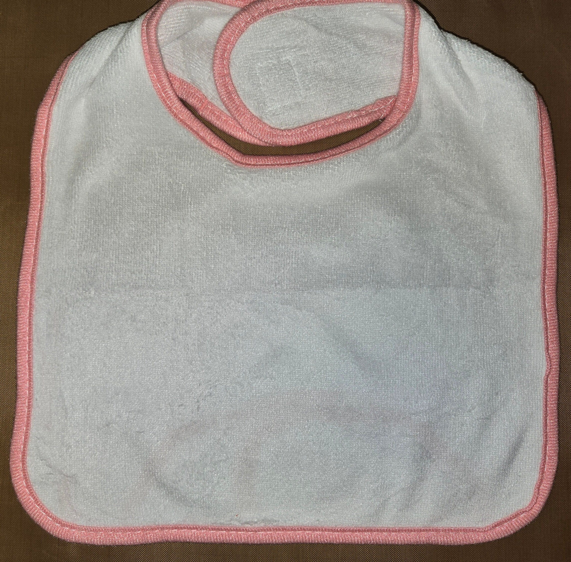 Adorable Bumblebee Baby Bib, Soft & Cute for Infants, Ideal Gift for New Parents and Newborn Celebrations